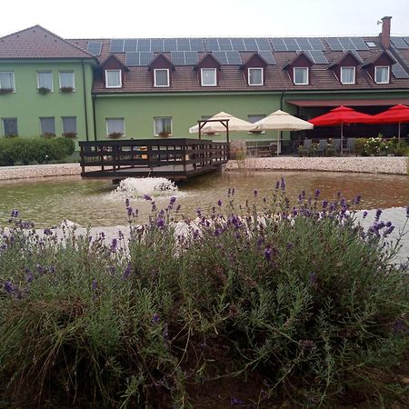 Land-Plan Hotel Toltestava Exterior photo