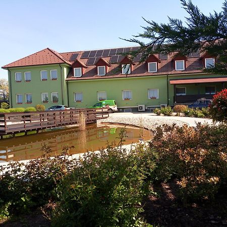 Land-Plan Hotel Toltestava Exterior photo