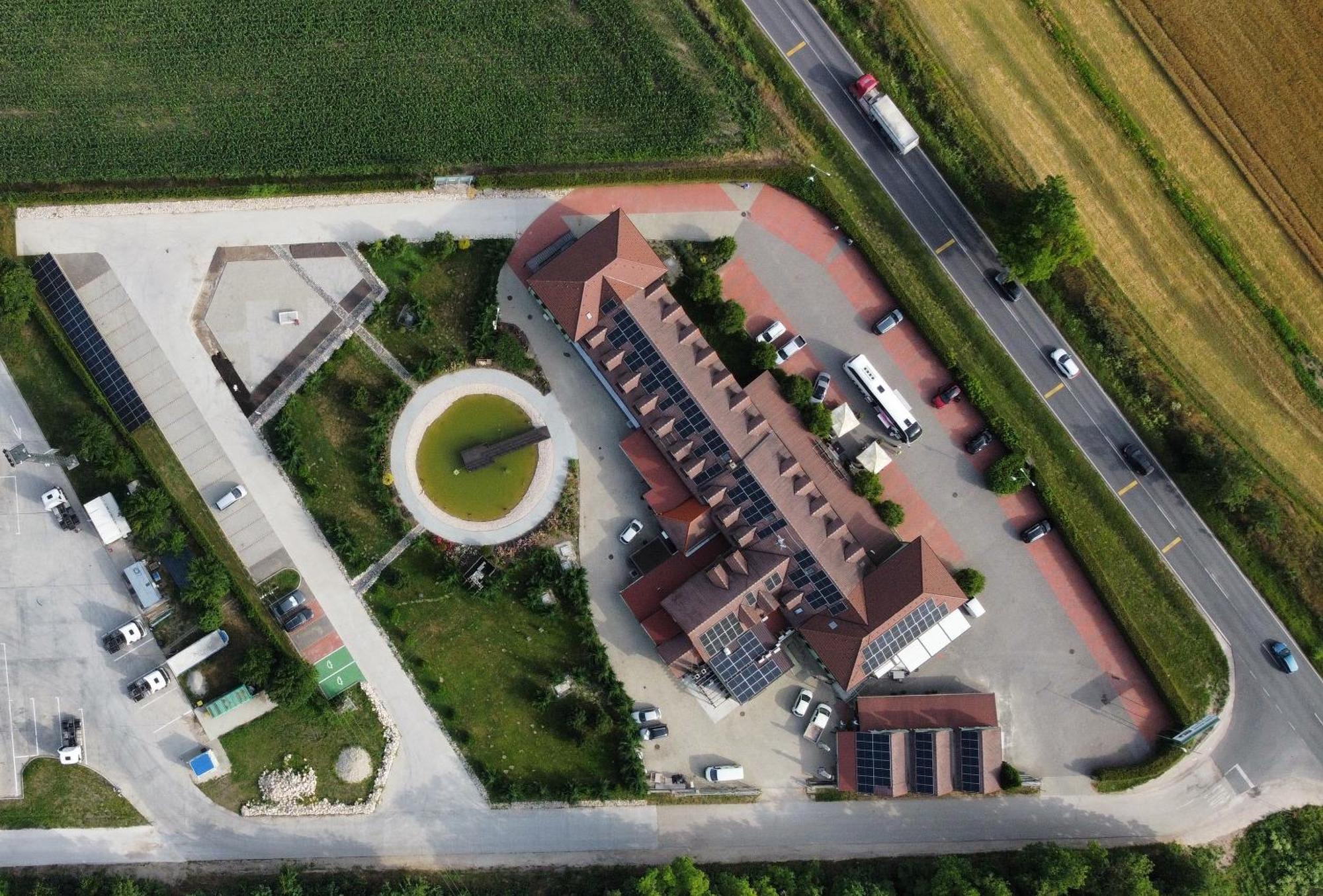 Land-Plan Hotel Toltestava Exterior photo